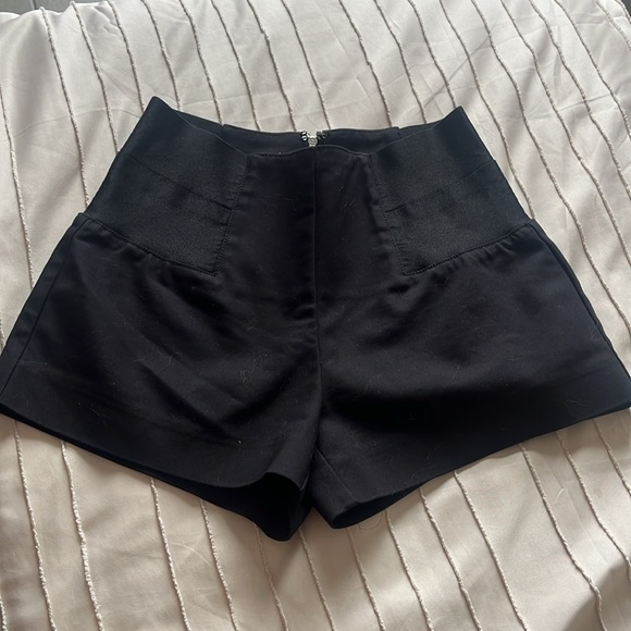 Guess shorts - Picture 2 of 3
